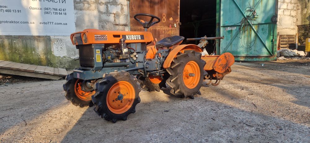 KUBOTA  В 6000 тракто