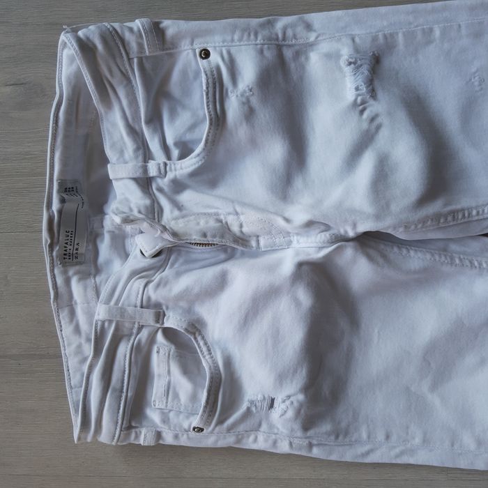 Białe jeansy ZARA xs/s spodnie dziury destroyed drugie GRATIS