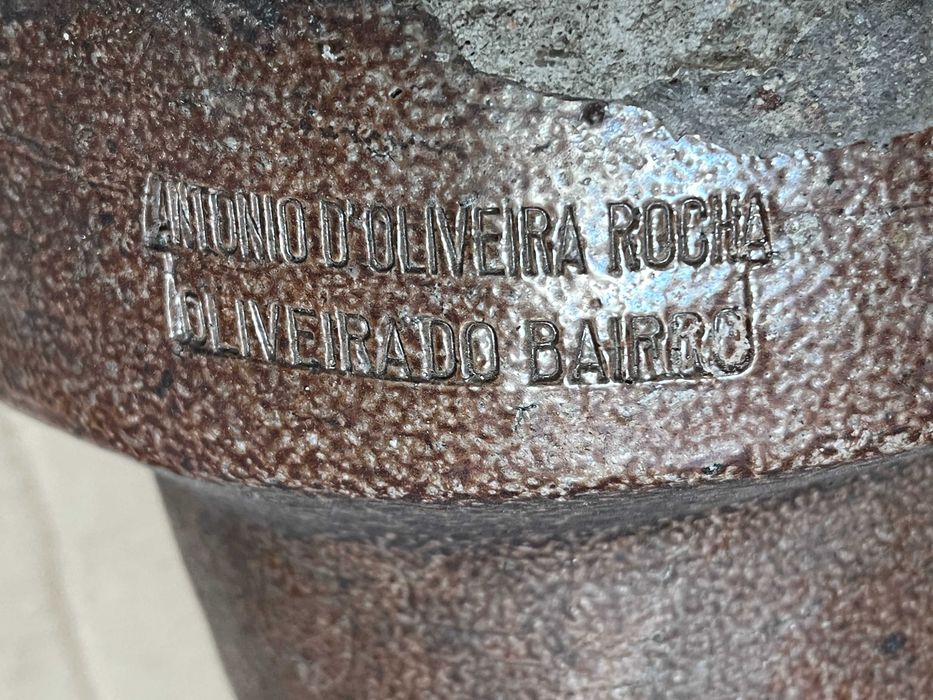 Sanita muita antiga em grés da Cerâmica Rocha – Oliv. do Bairro