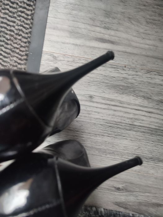 Szpilki klasyczne lakierki r.36