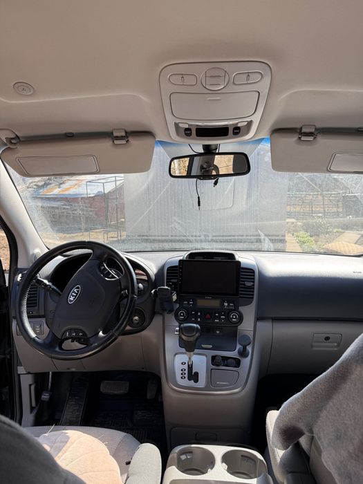 Продаж авто Kia Carnival 2011