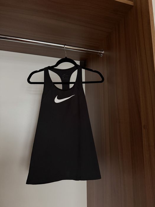 Жіноча спортивна майка Nike S-M чорна найк оригінал
