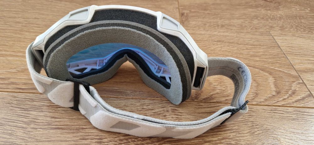 Google Scott Fury na cross/enduro. Cat S2.