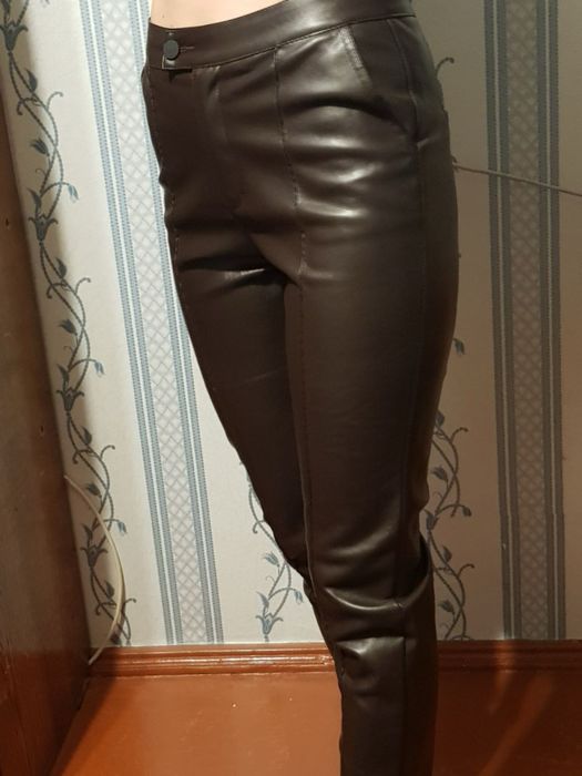 Стильні штани з кожзаму