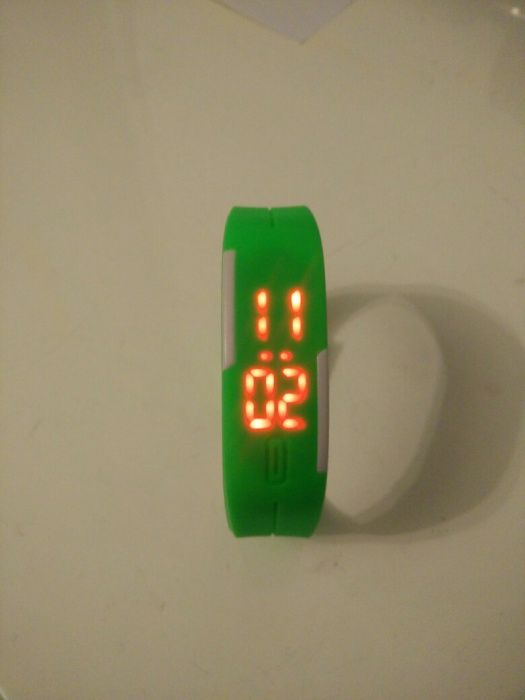 Relogio digital novo