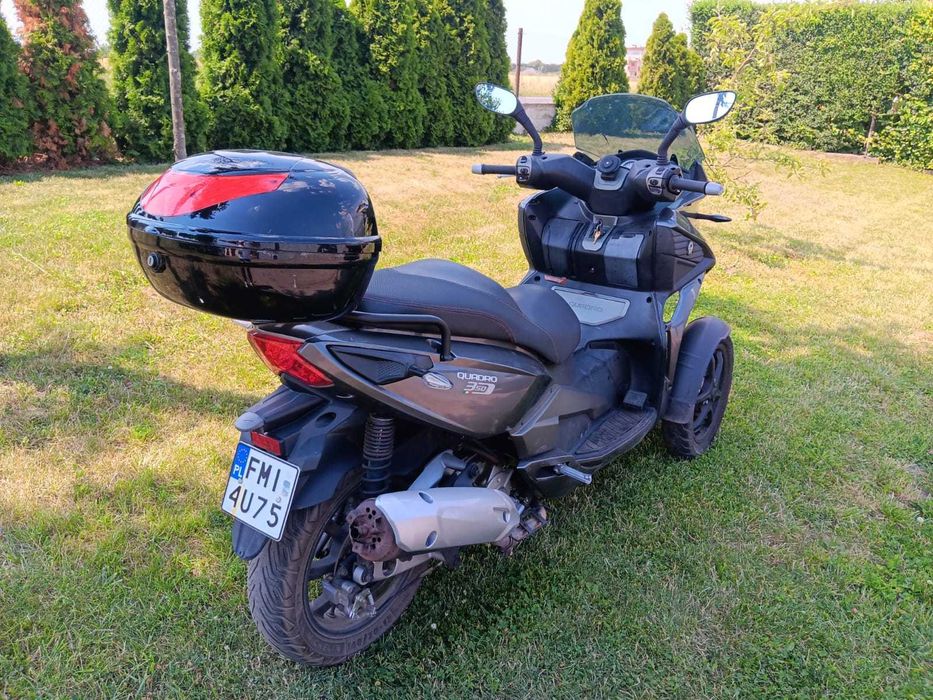 Skuter Quadro 350