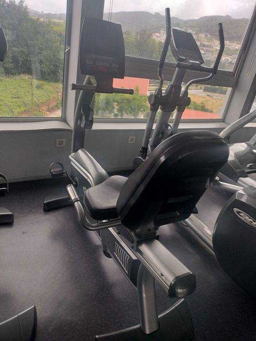 Equipamento cardio ginasio