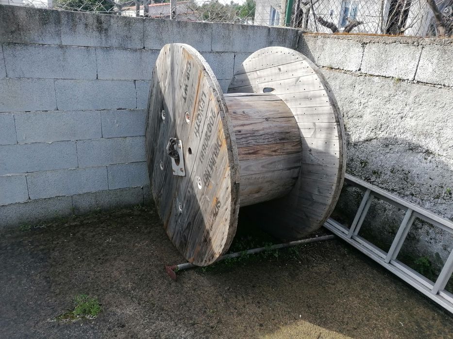 Bobines usadas de madeira