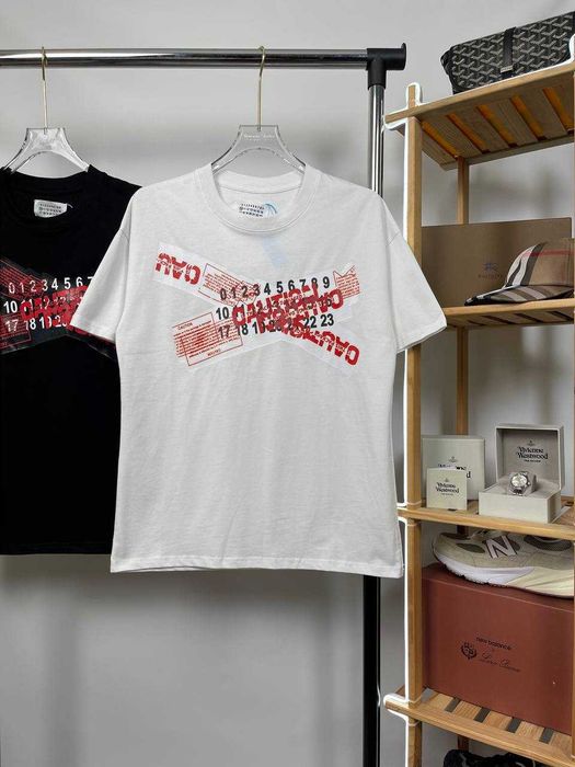 Футболка Maison Margiela "Caution" | Бавовняна Футболка Мейсон Марджел