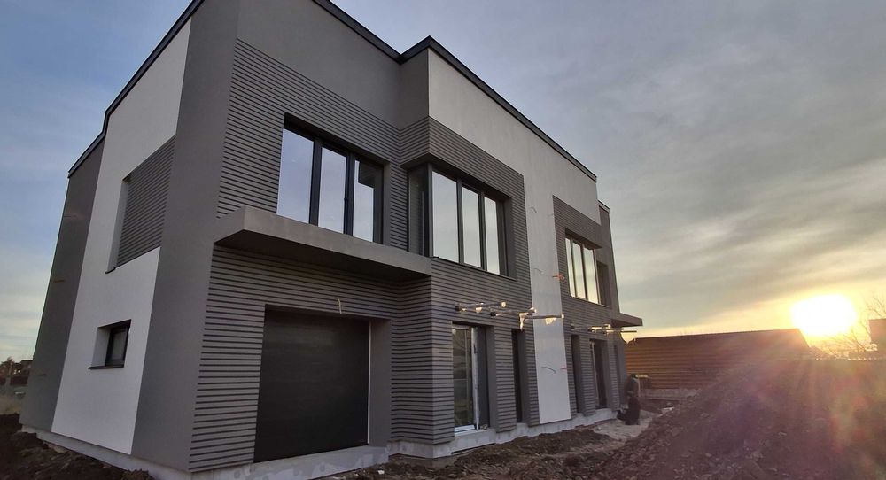 Продаж дуплекс, будинок, півособняк 130м2; 2,5сот. Драгомирчани, місто