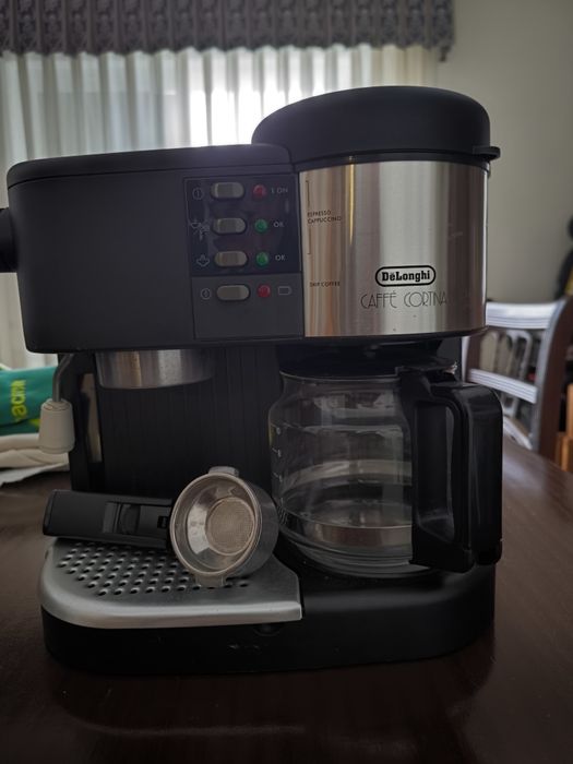 Maquina café Delonghi nova