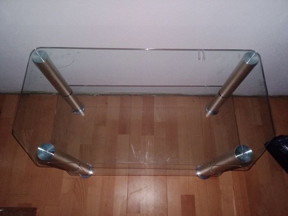 Stolik szklany pod telewizor