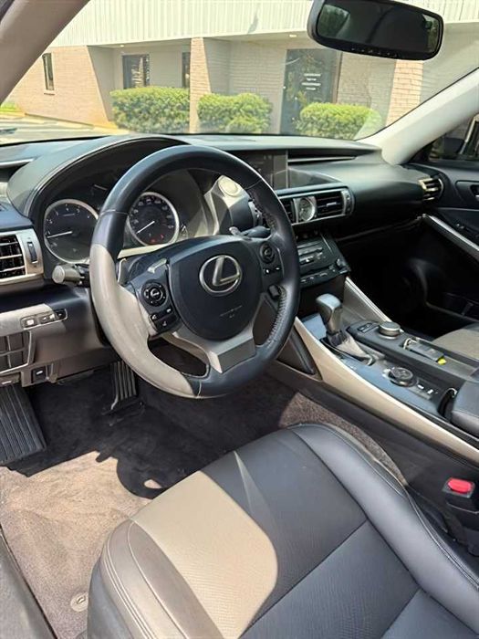 Lexus IS 250      2014