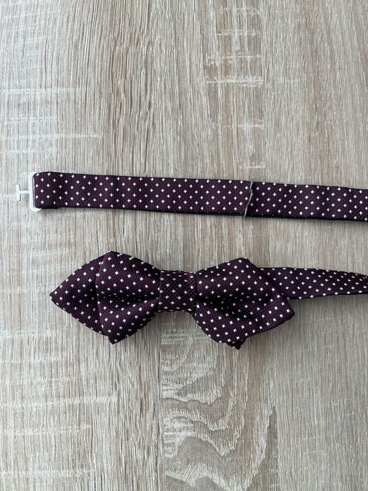 Mucha muszka bordowa w białe kropki stan idealny