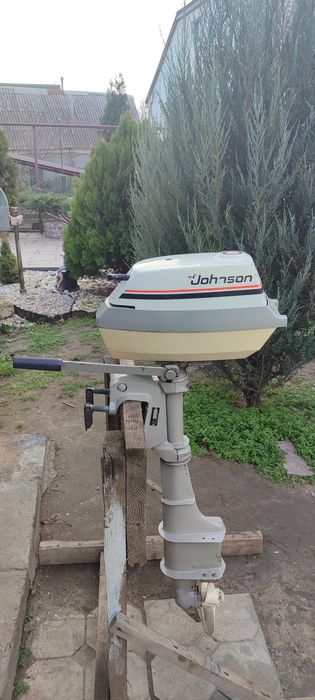 Лодочний мотор двигун Johnson Evinrude 4