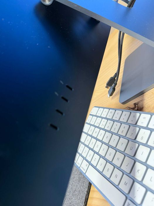 iMac 24" M1 2021 Azul 8GB/256GB 4 portas + Magic Keyboard Touch ID