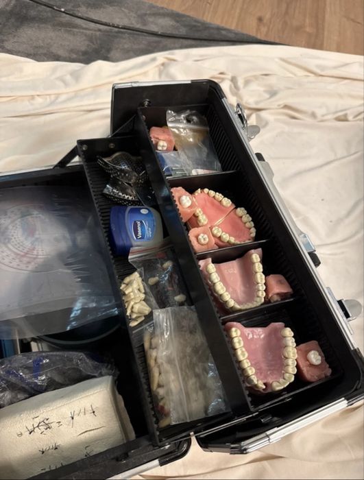 Mala de estudante de medicina dentária
