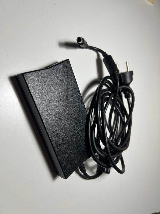 Блок живлення для ноутбуків Dell на 130 Ватт 7,4х5,0 мм (19.5V, 6.7A)