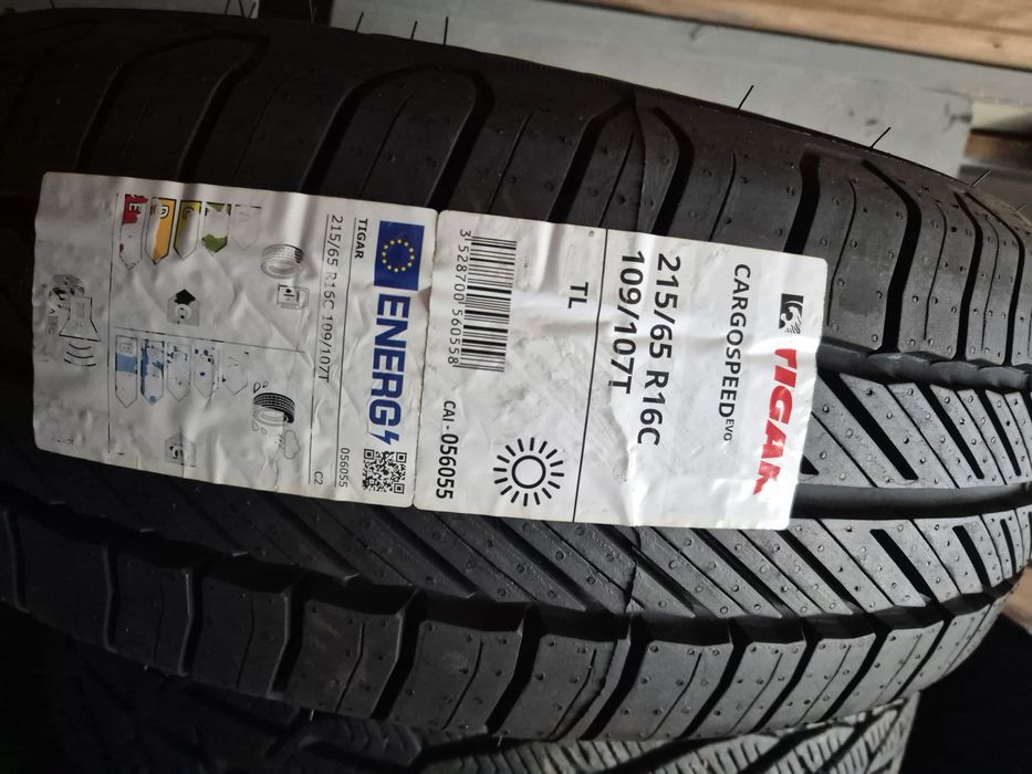 Резина нова 2шт 215/65 r16c  109/107T