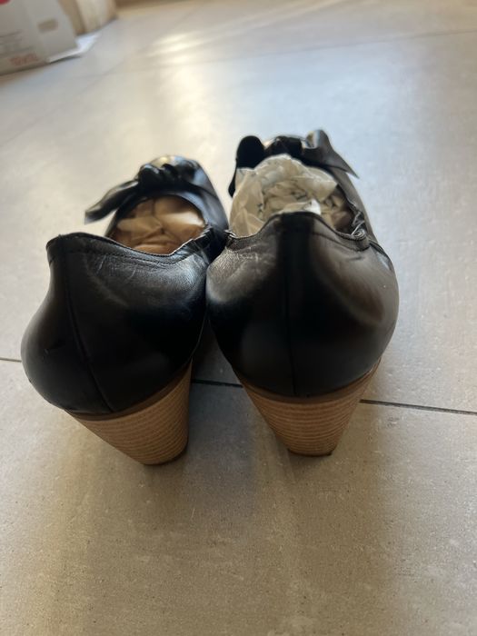 Czółenka na koturnie Ryłko r. 38