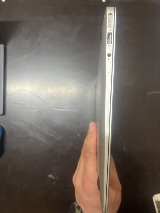 Продам MacBook Air 2015 року