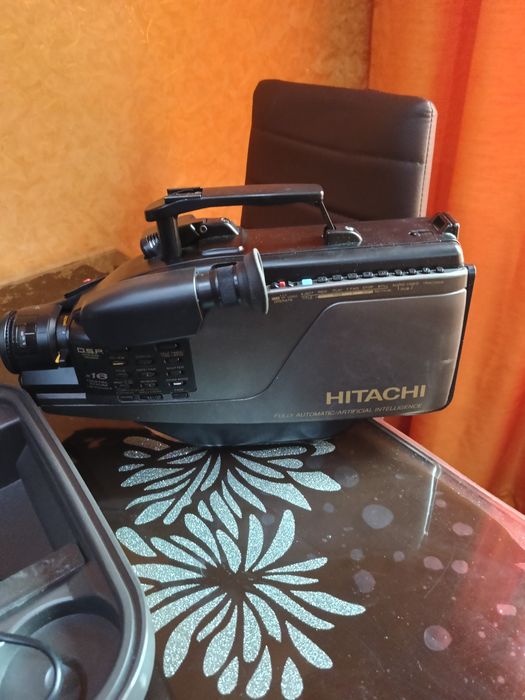 Продаю Видеокамеру Hitachi
