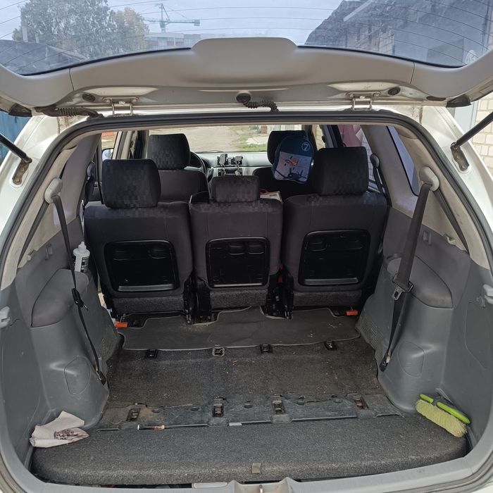 Toyota Avensis Verso 7місць 2003рік