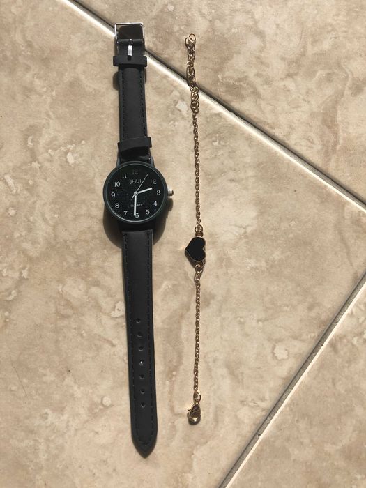 Conjunto de relógio e pulseira