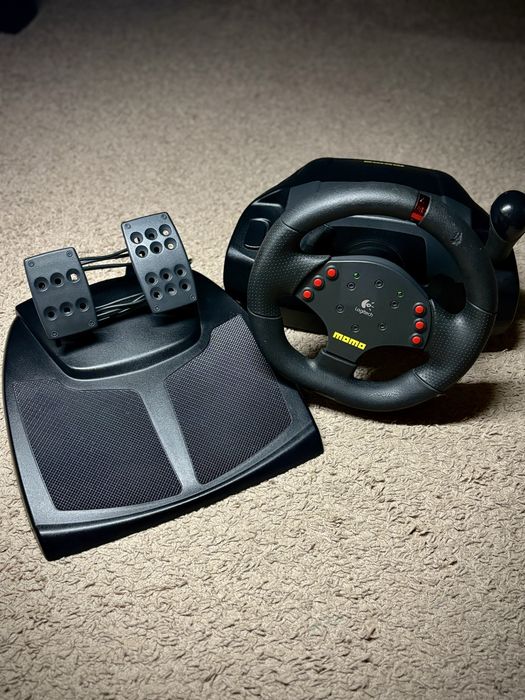 Ігрове кермо Logitech MOMO Racing (Force Feedback)