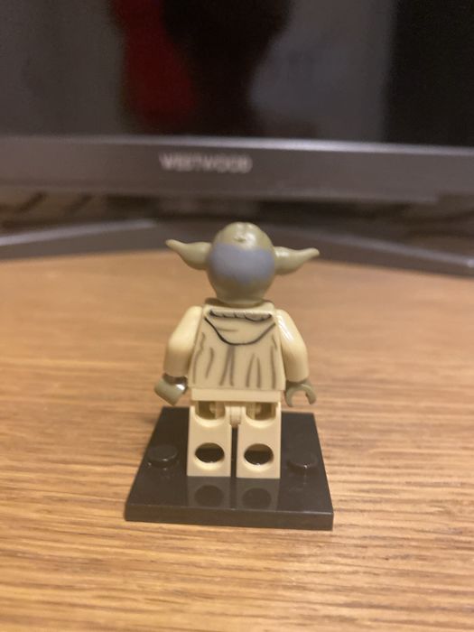 Yoda character from Star Wars, LEGO mini figure64751970602370122