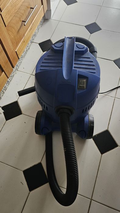 Aspirador NILFISK ar/agua