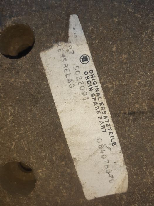 Om 401. Гальмівні накладки FERODO, запчастини до вантажівки Me