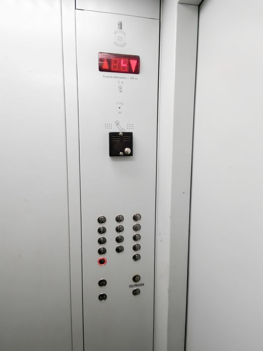 Продаж квартири в цегляному будинку