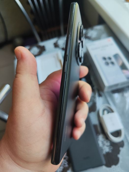 ИГРОВОЙ Xiaomi redmi note 14Pro , память 8+8-256гиг,как новый.
