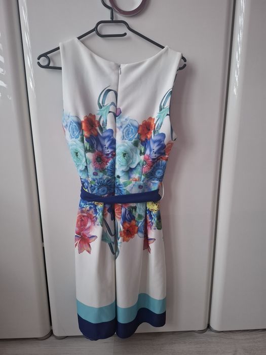 Sukienka w kwiaty