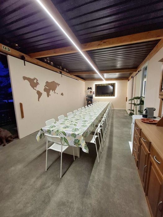 Aluguer de espaço para eventos. Disponivel  a partir  de 1 de Março