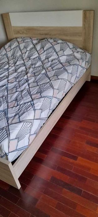 Cama de Casal c/ Colchão
