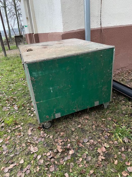 Skrzynia na kółkach - oddam za darmo