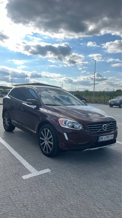 Volvo xc 60 2015р. 2.0тАТ(247лс)