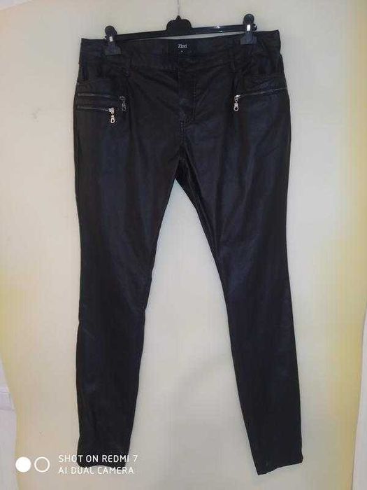 Джинсы под кожу
Zizzi