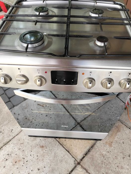 Kuchenka 60 gaz z butli.ładny stan