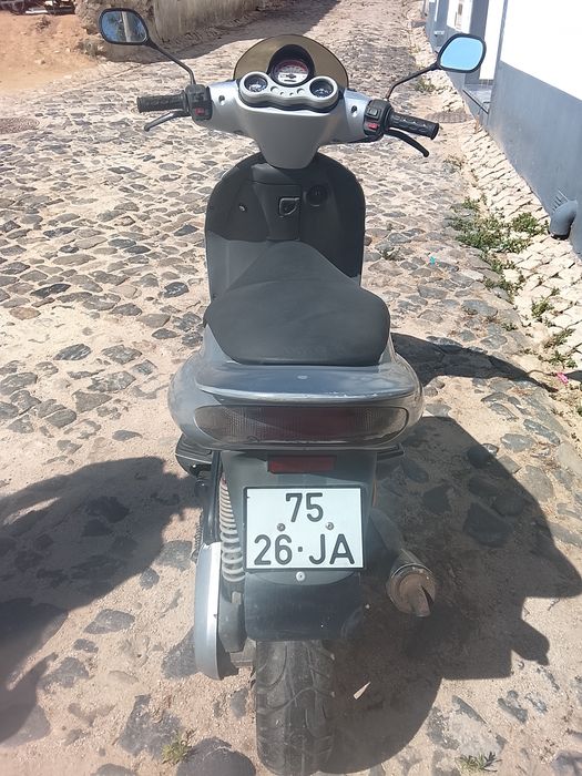 Mota 50 a trabalhar