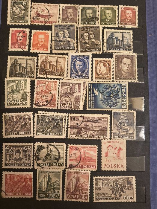 Znaczki 1900 - 1970 r  120 stron w klaserach Znaczki z Świata i Polski
