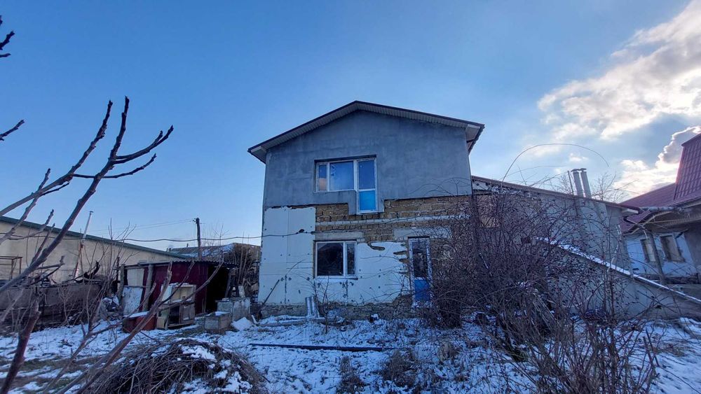 Продажа 2х этажного недостроенного дома а Варваровке!