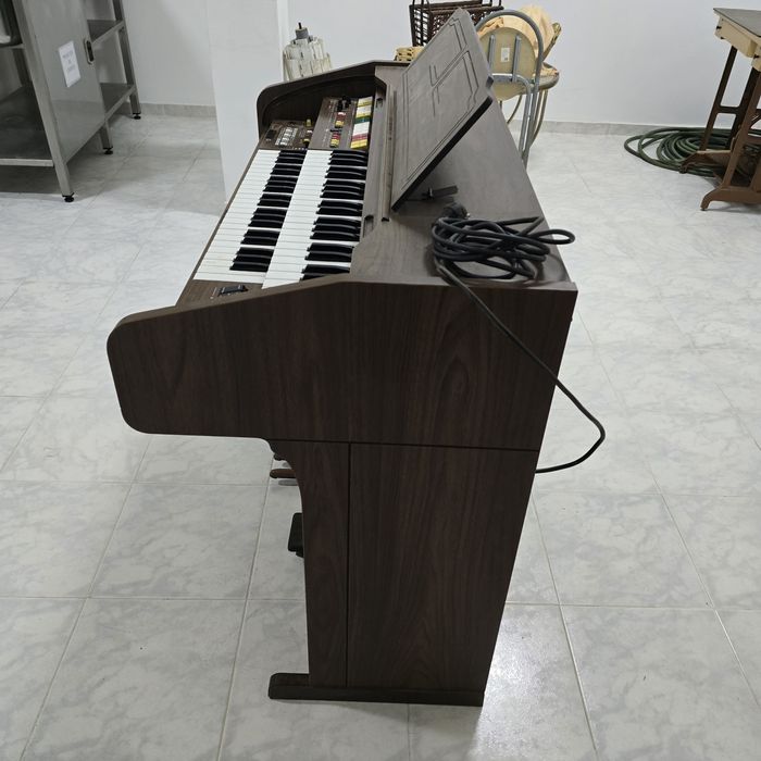 Orgão Elka E19 antigo