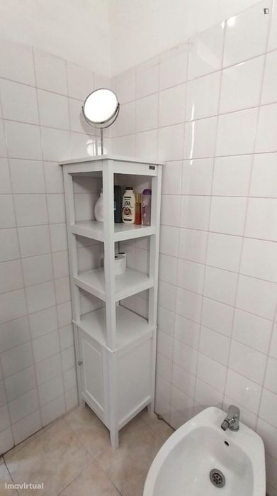 Quarto - localizado em Picoas Lisbon