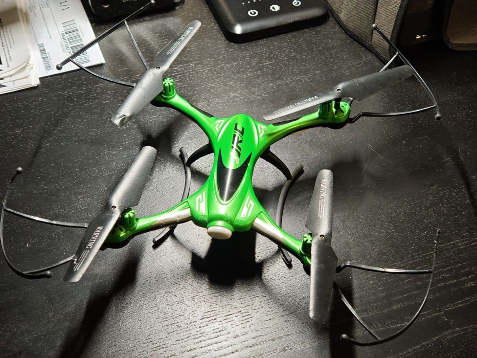 2 Drones com vários acessórios