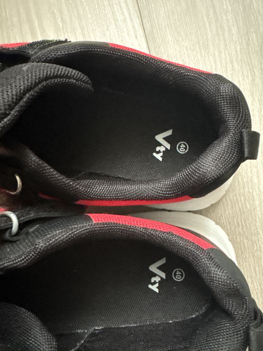 Buty sportowe/sneakersy 40