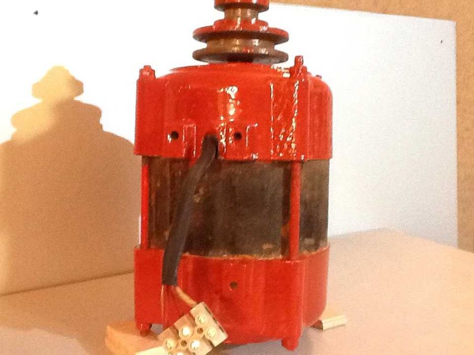 электродвигатель 220в  2900об\м  0,55квт с пусковой обмоткой