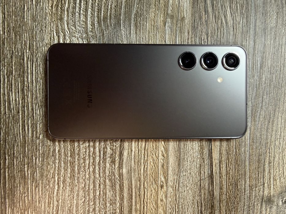 Samsung Galaxy S24 8/128гб